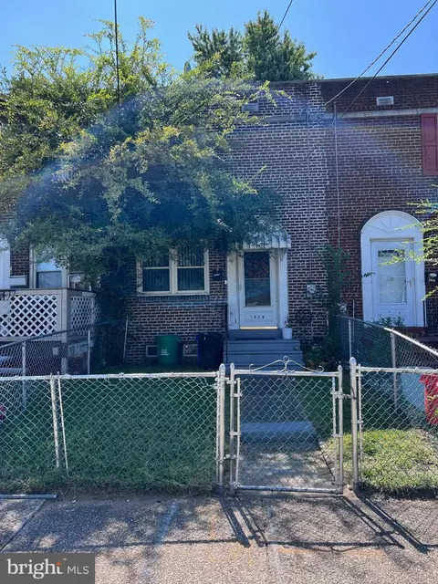 1028 Collings Rd, Camden, NJ 08104