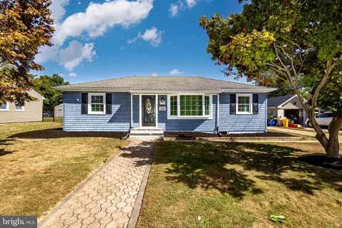 33 Temple Ave, Stratford, NJ 08084