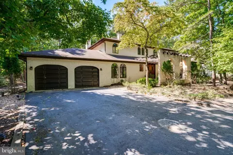 3 Alluvium Lakes Dr, Voorhees, NJ 08043