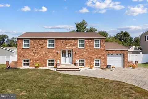 15 Antietam Dr, Clementon, NJ 08021