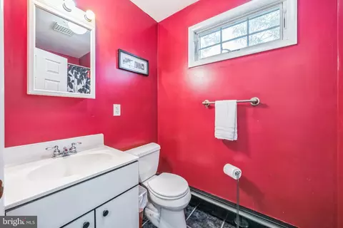 Bath - 662 E Greenman Rd, Haddonfield, NJ 08033 photo 2 of 2