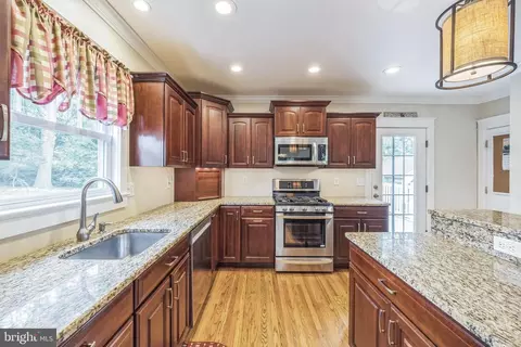 Kitchen - 662 E Greenman Rd, Haddonfield, NJ 08033 photo 2 of 3