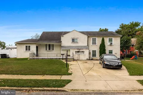 316 San Pedro Dr, Glendora, NJ 08029