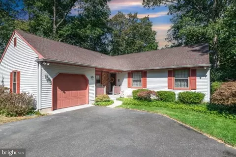 7 Webster Ct, Sicklerville, NJ 08081