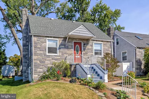 32 Harding Ave, Mount Ephraim, NJ 08059