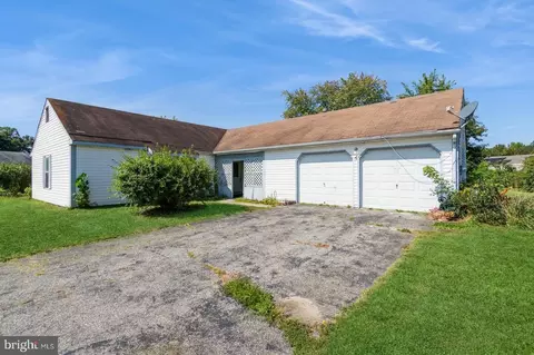 5 Ardley Pl, Sicklerville, NJ 08081