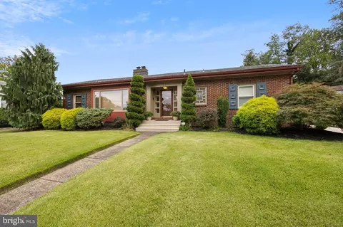 122 E Browning Rd, Collingswood, NJ 08108