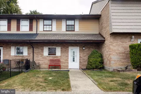 303 La Cascata Tnhs, Clementon, NJ 08021