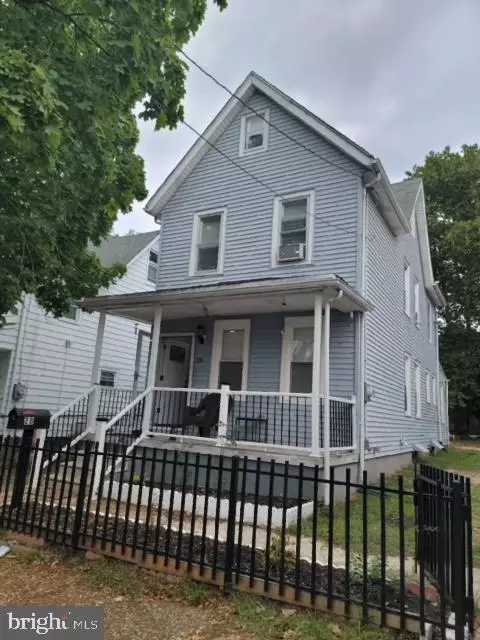 28 Church St, Camden, NJ 08105