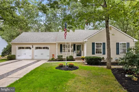 16 Spruce Ave, Hammonton, NJ 08037