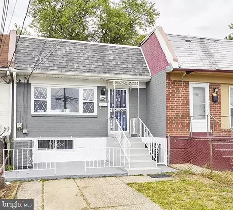 1124 Lakeshore Dr, Camden, NJ 08104
