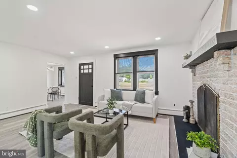 Living - 514 W Evesham Rd, Glendora, NJ 08029 photo 2 of 2