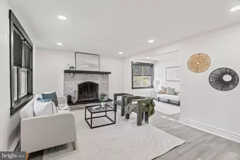 514 W Evesham Rd, Glendora, NJ 08029