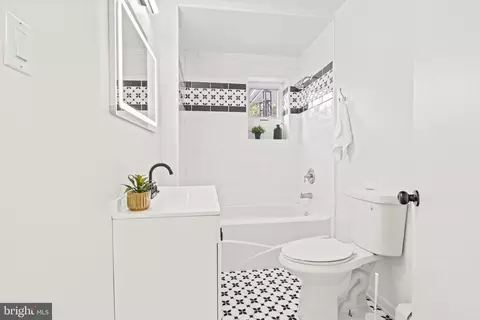 Bath - 514 W Evesham Rd, Glendora, NJ 08029 photo 1 of 2