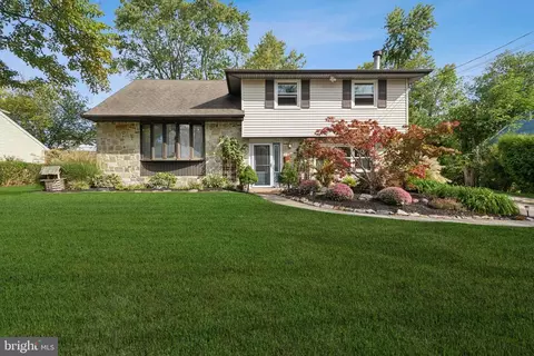 109 Forest Rd, Cherry Hill, NJ 08034