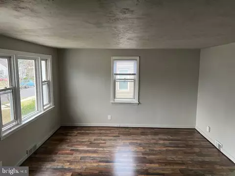 Living - 29 E 5th Ave, Runnemede, NJ 08078 photo 2 of 2