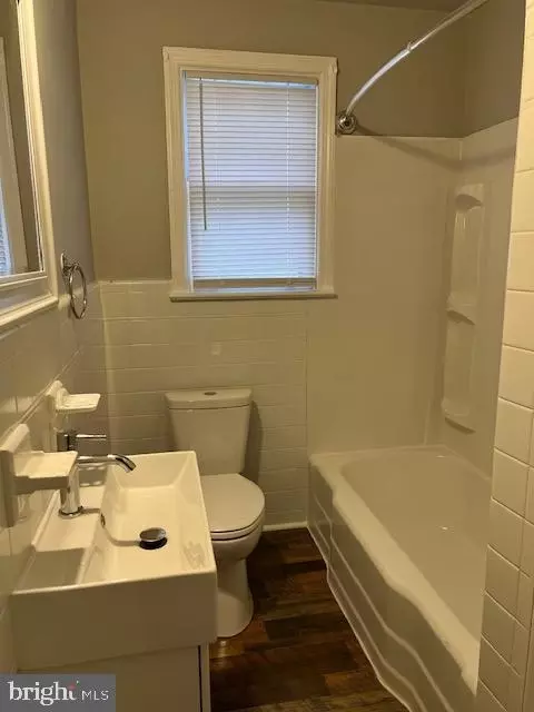Bath - 29 E 5th Ave, Runnemede, NJ 08078 photo 1 of 1