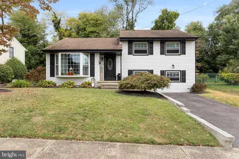 151 Valley Run Dr, Cherry Hill, NJ 08002