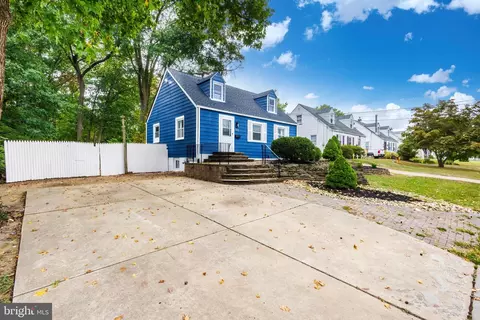 521 N Read Ave, Runnemede, NJ 08078