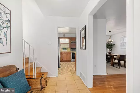 Entry Way - 400 Graisbury Ave, Haddonfield, NJ 08033 photo 1 of 2