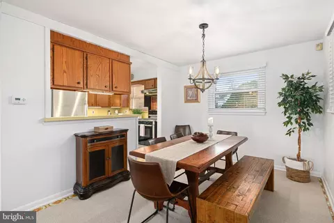 Dining - 400 Graisbury Ave, Haddonfield, NJ 08033 photo 2 of 3