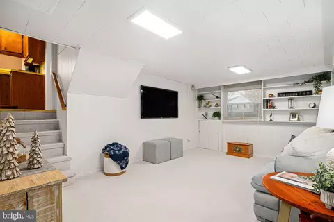 Living - 400 Graisbury Ave, Haddonfield, NJ 08033 photo 3 of 3