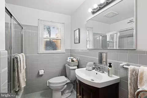 Bath - 400 Graisbury Ave, Haddonfield, NJ 08033 photo 1 of 1