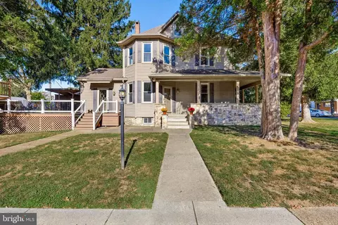 32 8th Ave, Haddon Heights, NJ 08035