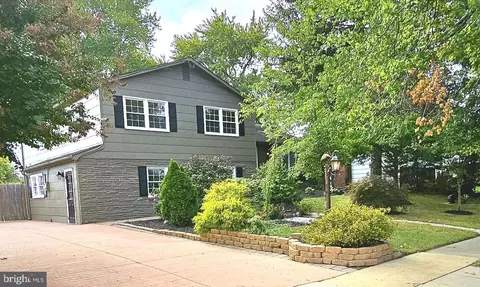 420 Valley Run Dr, Cherry Hill, NJ 08002