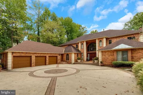30 Southwood Dr, Cherry Hill, NJ 08003