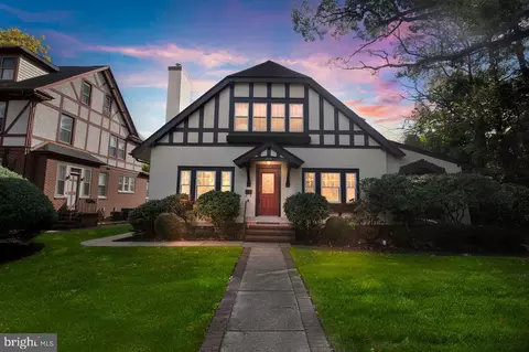 204 W Maple Ave, Merchantville, NJ 08109