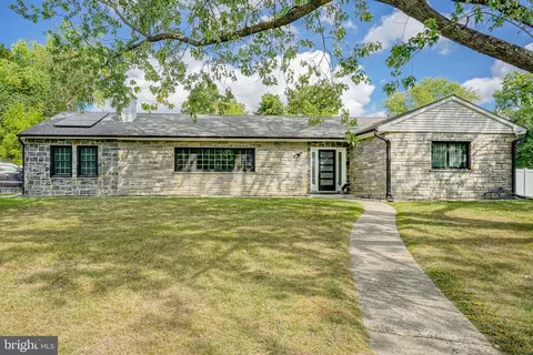 127 Maurer Ave, Clementon, NJ 08021