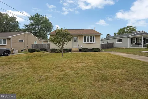 525 Rowand Ave, Glendora, NJ 08029