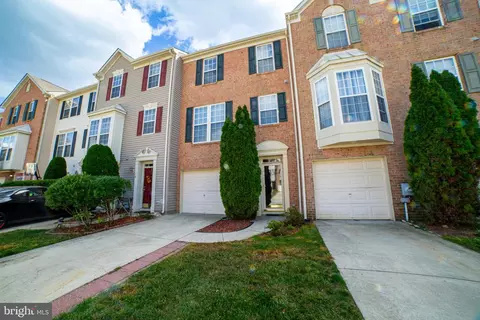 68 Colts Neck Dr, Sicklerville, NJ 08081