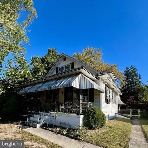 107 E Williams Ave, Barrington, NJ 08007