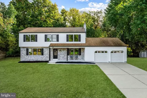 88 Peregrine Dr, Voorhees, NJ 08043