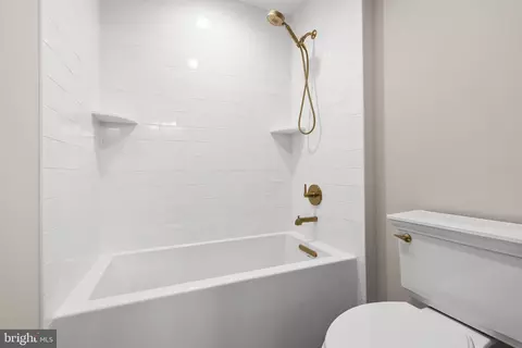 Bath - 301 Centre St, Haddonfield, NJ 08033 photo 5 of 7