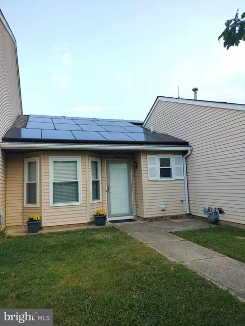 11 Heywood Ln, Sicklerville, NJ 08081
