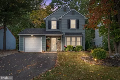 27 Woodvale Dr, Atco, NJ 08004