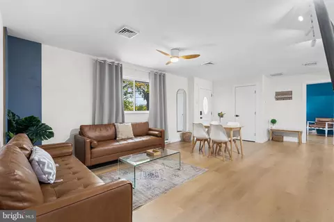 1023 W Kings Hwy, Mount Ephraim, NJ 08059