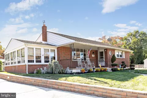 201 Parkview Ave, Somerdale, NJ 08083