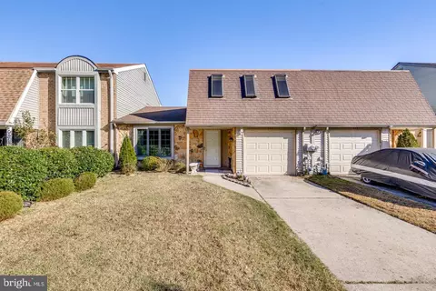 346 Cherrywood Dr, Clementon, NJ 08021