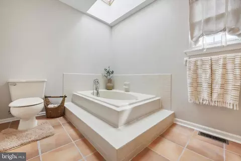 Bath - 2 Cameron Ct, Clementon, NJ 08021 photo 2 of 2