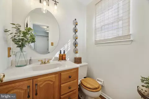 Bath - 2 Cameron Ct, Clementon, NJ 08021 photo 1 of 2