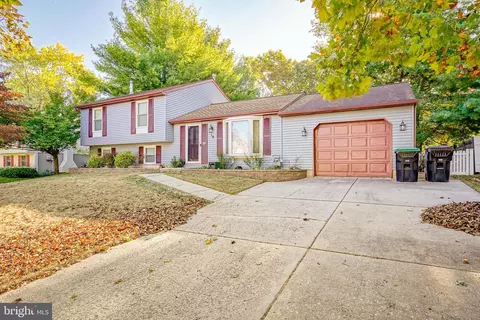 18 Drexel Gate Dr, Sicklerville, NJ 08081