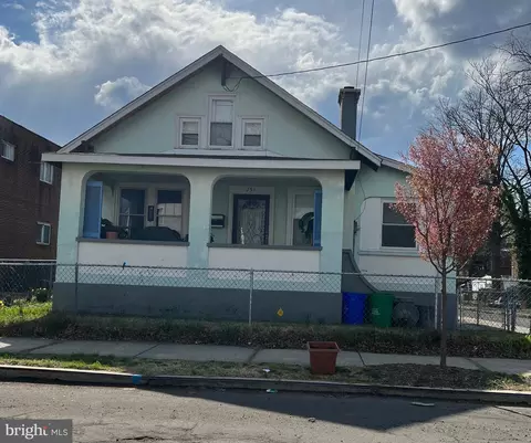 251 S 32nd St, Camden, NJ 08105