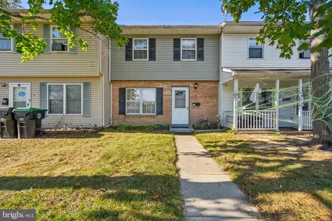 29 Maureen Ct, Sicklerville, NJ 08081