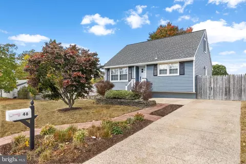 46 Highland Ave, Sicklerville, NJ 08081