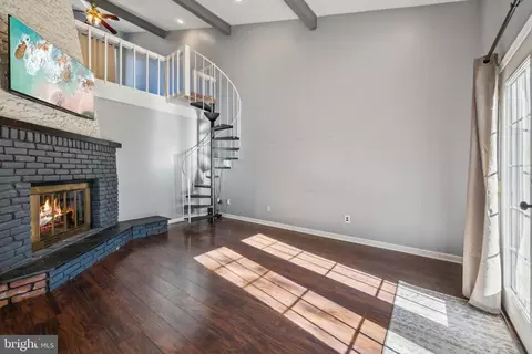 43 Eastmont Ln, Sicklerville, NJ 08081