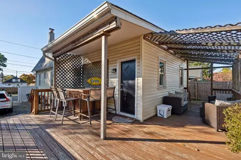 Exterior - 131 E 2nd Ave, Runnemede, NJ 08078 photo 6 of 12
